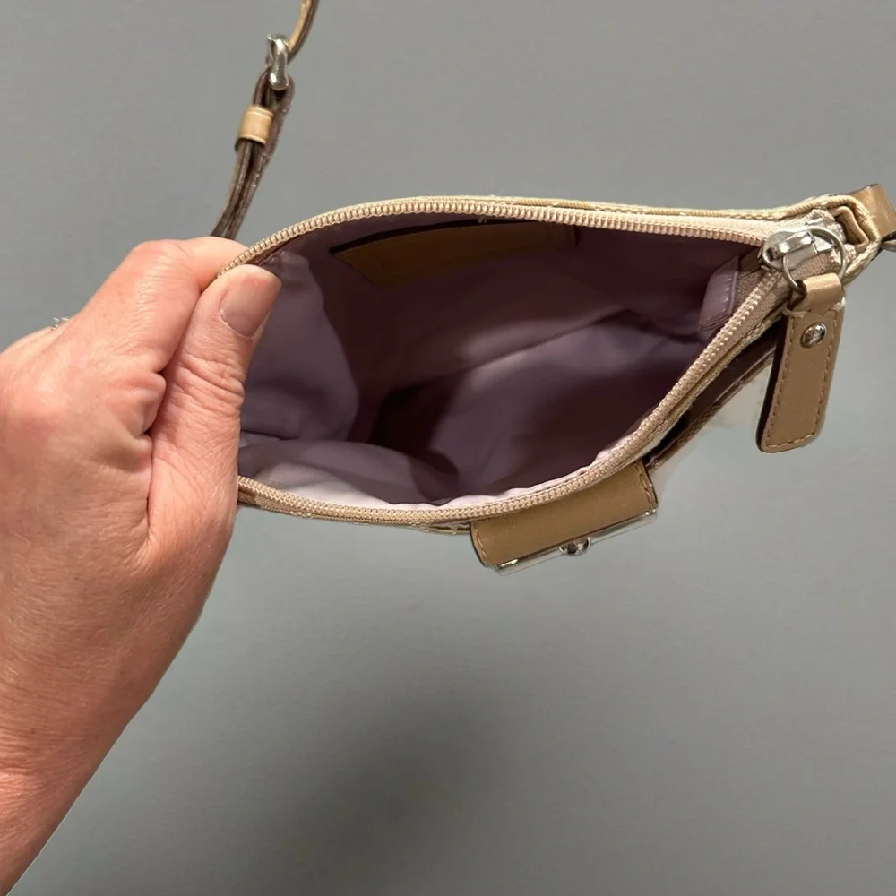 EUC Coach Monogramed Kristin Swingback Crossbody - Gold/Tan Tones - Picture 5 of 6